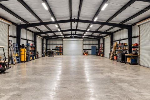 Commercial property in Summerfield, Florida 557.41 sq.m. № 2384287 - photo 10