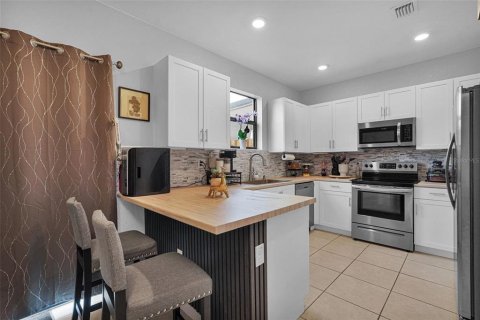 Townhouse in Miami, Florida 3 bedrooms, 133.87 sq.m. № 2386242 - photo 4