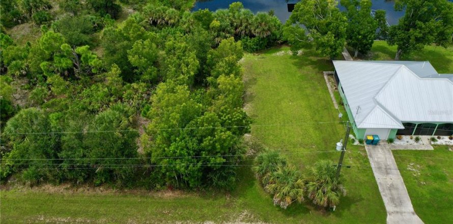 Land in Port Charlotte, Florida № 1903198