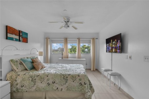 Condominio en venta en Pembroke Pines, Florida, 2 dormitorios, 112.13 m2 № 2023490 - foto 14