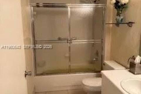 Condominio en venta en Pembroke Pines, Florida, 2 dormitorios, 112.13 m2 № 2023490 - foto 6