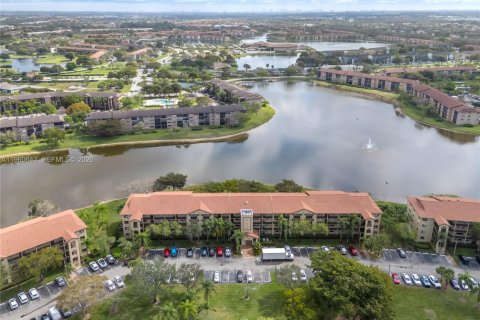 Condominio en venta en Pembroke Pines, Florida, 2 dormitorios, 112.13 m2 № 2023490 - foto 25