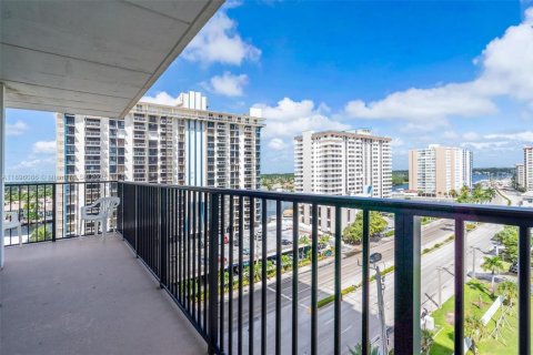 Снять в аренду кондоминиум в Холливуд, Флорида 2 спальни, 102.19м2, № 1952875 - фото 26