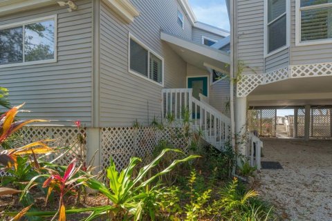 House in Englewood, Florida 4 bedrooms, 218.97 sq.m. № 312964 - photo 4