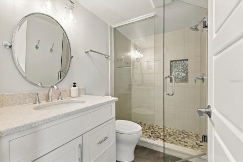 House in Boca Grande, Florida 3 bedrooms, 143.07 sq.m. № 2430532 - photo 23