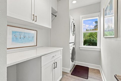 House in Boca Grande, Florida 3 bedrooms, 143.07 sq.m. № 2430532 - photo 27
