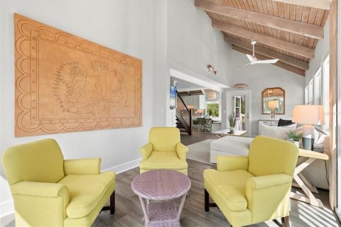 House in Boca Grande, Florida 3 bedrooms, 143.07 sq.m. № 2430532 - photo 9