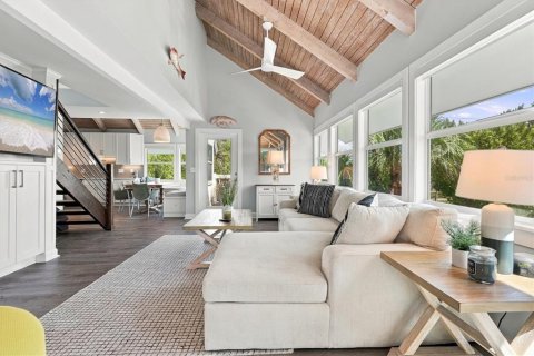 House in Boca Grande, Florida 3 bedrooms, 143.07 sq.m. № 2430532 - photo 4