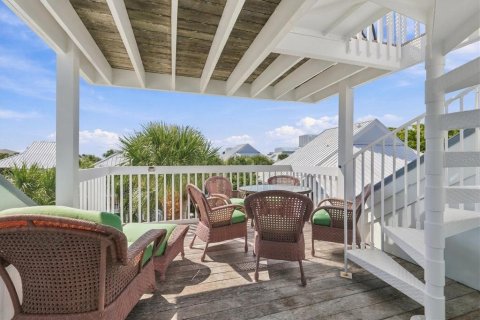 House in Boca Grande, Florida 3 bedrooms, 143.07 sq.m. № 2430532 - photo 29