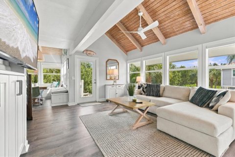 House in Boca Grande, Florida 3 bedrooms, 143.07 sq.m. № 2430532 - photo 5