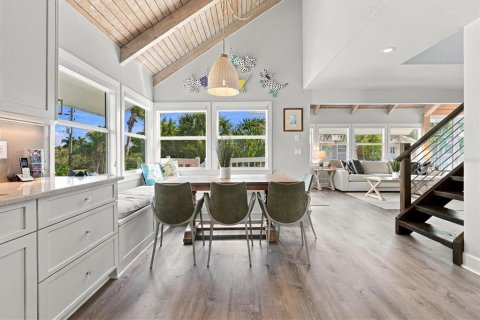 House in Boca Grande, Florida 3 bedrooms, 143.07 sq.m. № 2430532 - photo 11