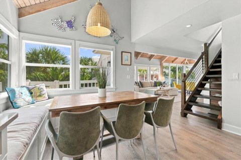 House in Boca Grande, Florida 3 bedrooms, 143.07 sq.m. № 2430532 - photo 10