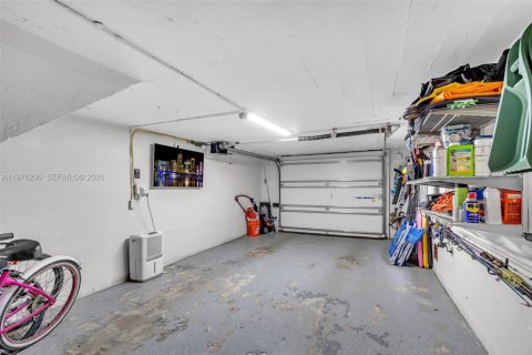 House in Miami Beach, Florida 3 bedrooms, 163.6 sq.m. № 2042809 - photo 28