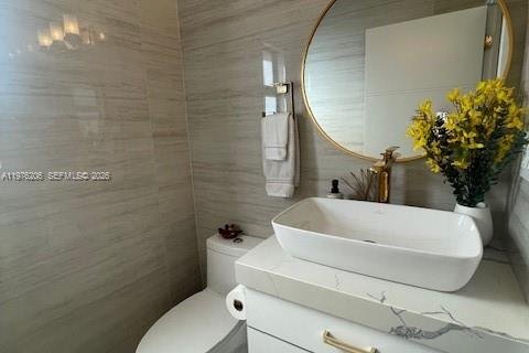 House in Miami Beach, Florida 3 bedrooms, 163.6 sq.m. № 2042809 - photo 16