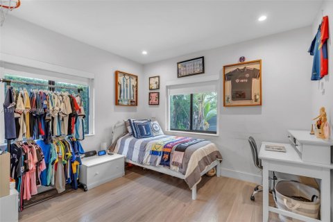 House in Miami Beach, Florida 3 bedrooms, 163.6 sq.m. № 2042809 - photo 14