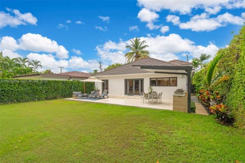 House in Miami Beach, Florida 3 bedrooms, 163.6 sq.m. № 2042809 - photo 30