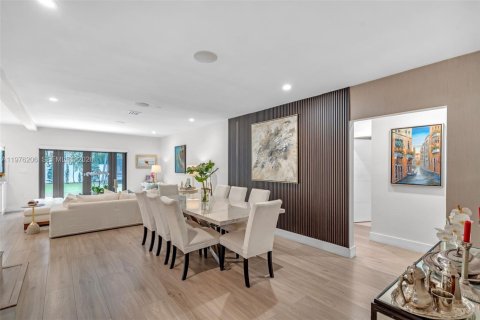 House in Miami Beach, Florida 3 bedrooms, 163.6 sq.m. № 2042809 - photo 3