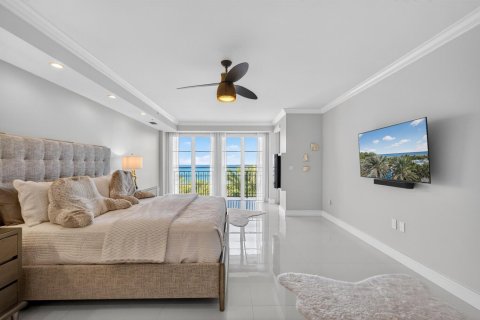 Condo in Palm Beach Shores, Florida, 3 bedrooms № 2082023 - photo 13