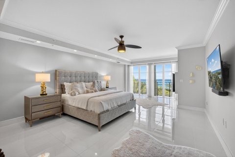 Condo in Palm Beach Shores, Florida, 3 bedrooms № 2082023 - photo 12