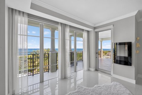 Condo in Palm Beach Shores, Florida, 3 bedrooms № 2082023 - photo 16