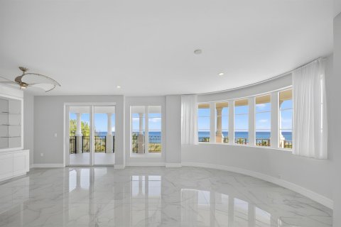 Condo in Palm Beach Shores, Florida, 3 bedrooms № 2082023 - photo 4