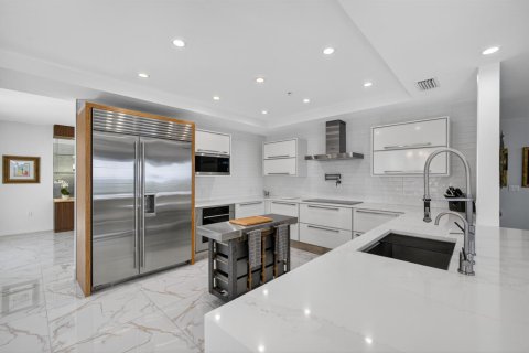 Condo in Palm Beach Shores, Florida, 3 bedrooms № 2082023 - photo 7
