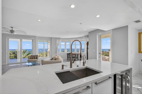 Condo in Palm Beach Shores, Florida, 3 bedrooms № 2082023 - photo 8