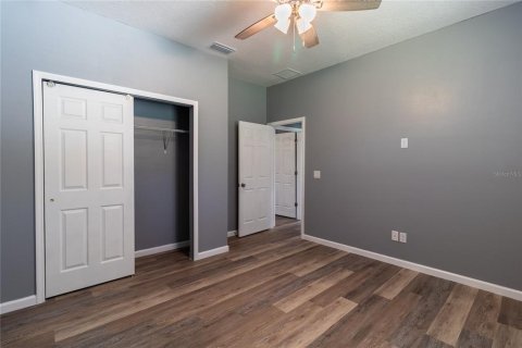 House in Eustis, Florida 4 bedrooms, 177.72 sq.m. № 1840684 - photo 24