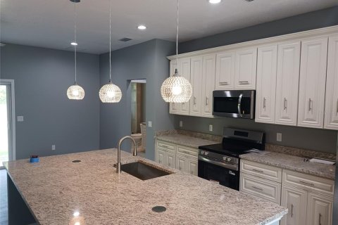 House in Eustis, Florida 4 bedrooms, 177.72 sq.m. № 1840684 - photo 3