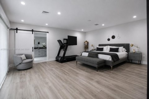 Купить виллу или дом в Пальметто-Бей, Флорида 5 спален, 348.38м2, № 2077449 - фото 14