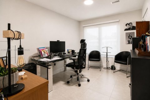 Купить виллу или дом в Пальметто-Бей, Флорида 5 спален, 348.38м2, № 2077449 - фото 28