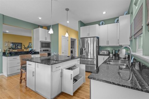 House in Tampa, Florida 3 bedrooms, 209.03 sq.m. № 1718822 - photo 20