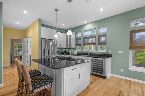 House in Tampa, Florida 3 bedrooms, 209.03 sq.m. № 1718822 - photo 17