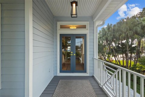 House in Tampa, Florida 3 bedrooms, 209.03 sq.m. № 1718822 - photo 6