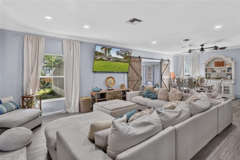 Casa en venta en Leesburg, Florida, 4 dormitorios, 187.48 m2 № 2386450 - foto 5