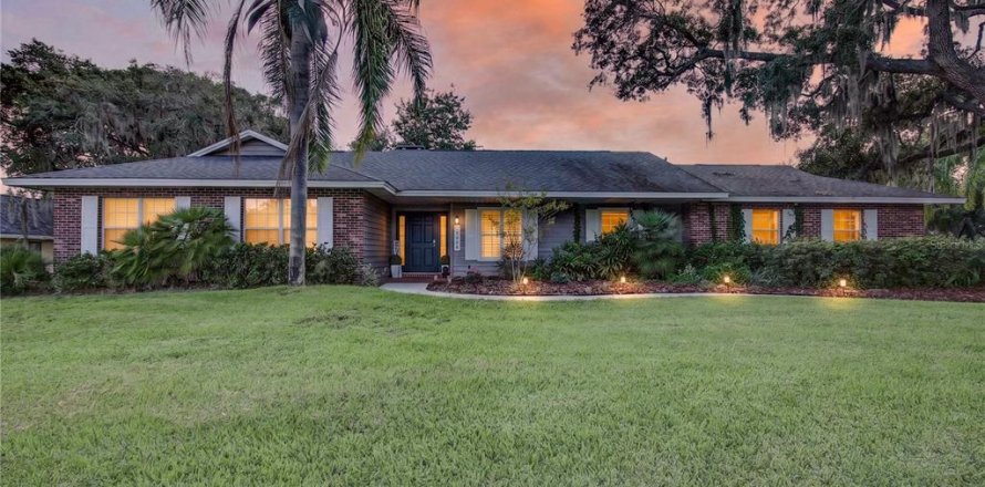 Casa en Leesburg, Florida 4 dormitorios, 187.48 m2 № 2386450
