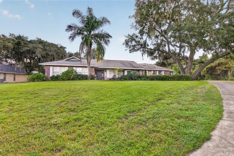 Casa en venta en Leesburg, Florida, 4 dormitorios, 187.48 m2 № 2386450 - foto 2