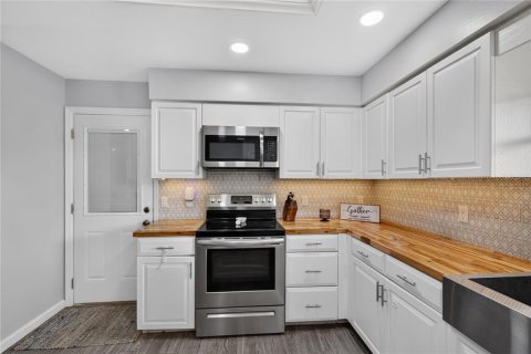 Casa en venta en Leesburg, Florida, 4 dormitorios, 187.48 m2 № 2386450 - foto 13