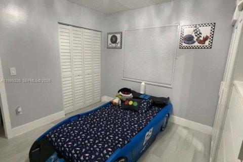 Townhouse in Hialeah, Florida 3 bedrooms, 95.41 sq.m. № 2064018 - photo 14