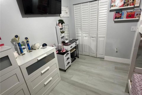 Townhouse in Hialeah, Florida 3 bedrooms, 95.41 sq.m. № 2064018 - photo 17