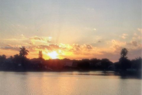 Adosado en alquiler en Pembroke Pines, Florida, 2 dormitorios, 113.71 m2 № 2056640 - foto 7