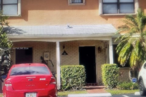 Adosado en alquiler en Pembroke Pines, Florida, 2 dormitorios, 113.71 m2 № 2056640 - foto 10