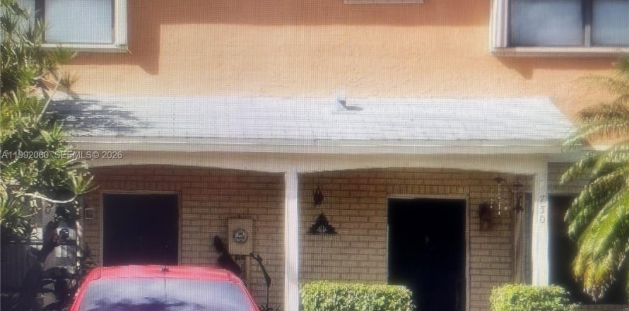 Adosado en Pembroke Pines, Florida 2 dormitorios, 113.71 m2 № 2056640