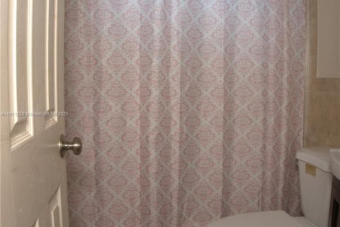 Villa ou maison à vendre à Miami Gardens, Floride: 3 chambres, 92.81 m2 № 1967665 - photo 20