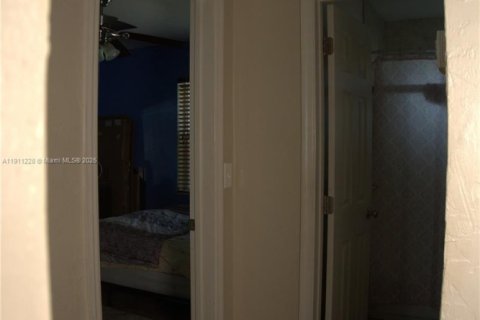 Villa ou maison à vendre à Miami Gardens, Floride: 3 chambres, 92.81 m2 № 1967665 - photo 16