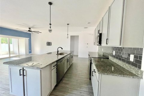 House in Newberry, Florida 3 bedrooms, 173.54 sq.m. № 1836918 - photo 8