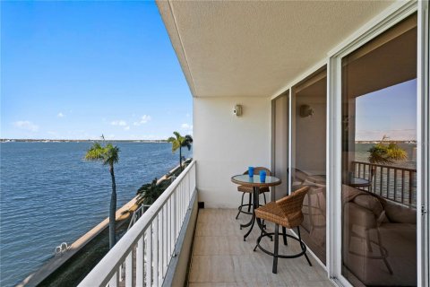 Copropriété à vendre à Saint Petersburg, Floride: 3 chambres, 116.59 m2 № 2398888 - photo 13
