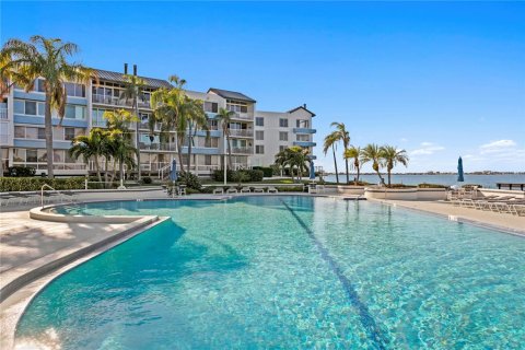 Copropriété à vendre à Saint Petersburg, Floride: 3 chambres, 116.59 m2 № 2398888 - photo 29