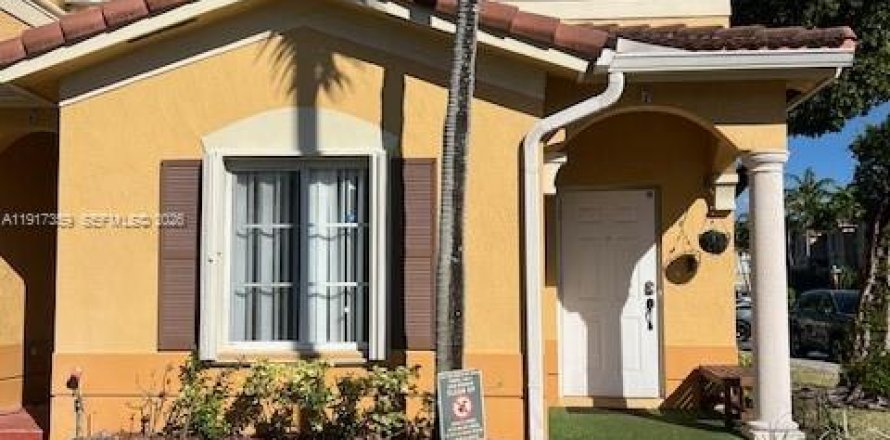 Touwnhouse à Doral, Floride 3 chambres, 135.82 m2 № 2016710