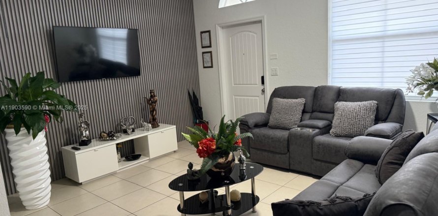 Casa en Miami, Florida 4 dormitorios, 143.53 m2 № 1954287
